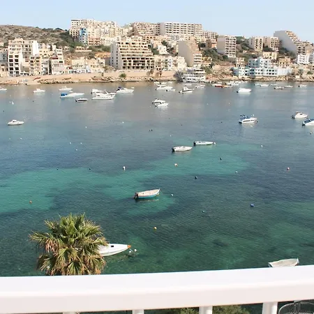 Blue Harbour 4 - Seafront 3 Bedroom Self Catering Holiday With Terrace