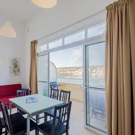 Blue Harbour 4 - Seafront 3 Bedroom Self Catering Holiday With Terrace * San Pawl il-Baħar