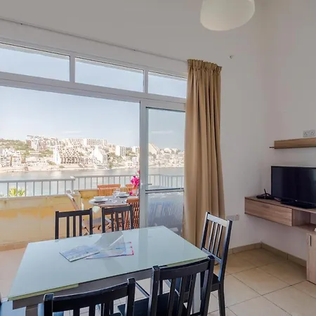Blue Harbour 4 - Seafront 3 Bedroom Self Catering Holiday With Terrace * San Pawl il-Baħar