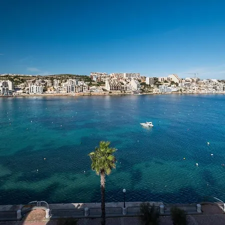 Apartment Blue Harbour 4 - Seafront 3 Bedroom Self Catering Holiday With Terrace *