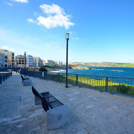 Blue Harbour 4 - Seafront 3 Bedroom Self Catering Holiday With Terrace Apartman San Pawl il-Baħar